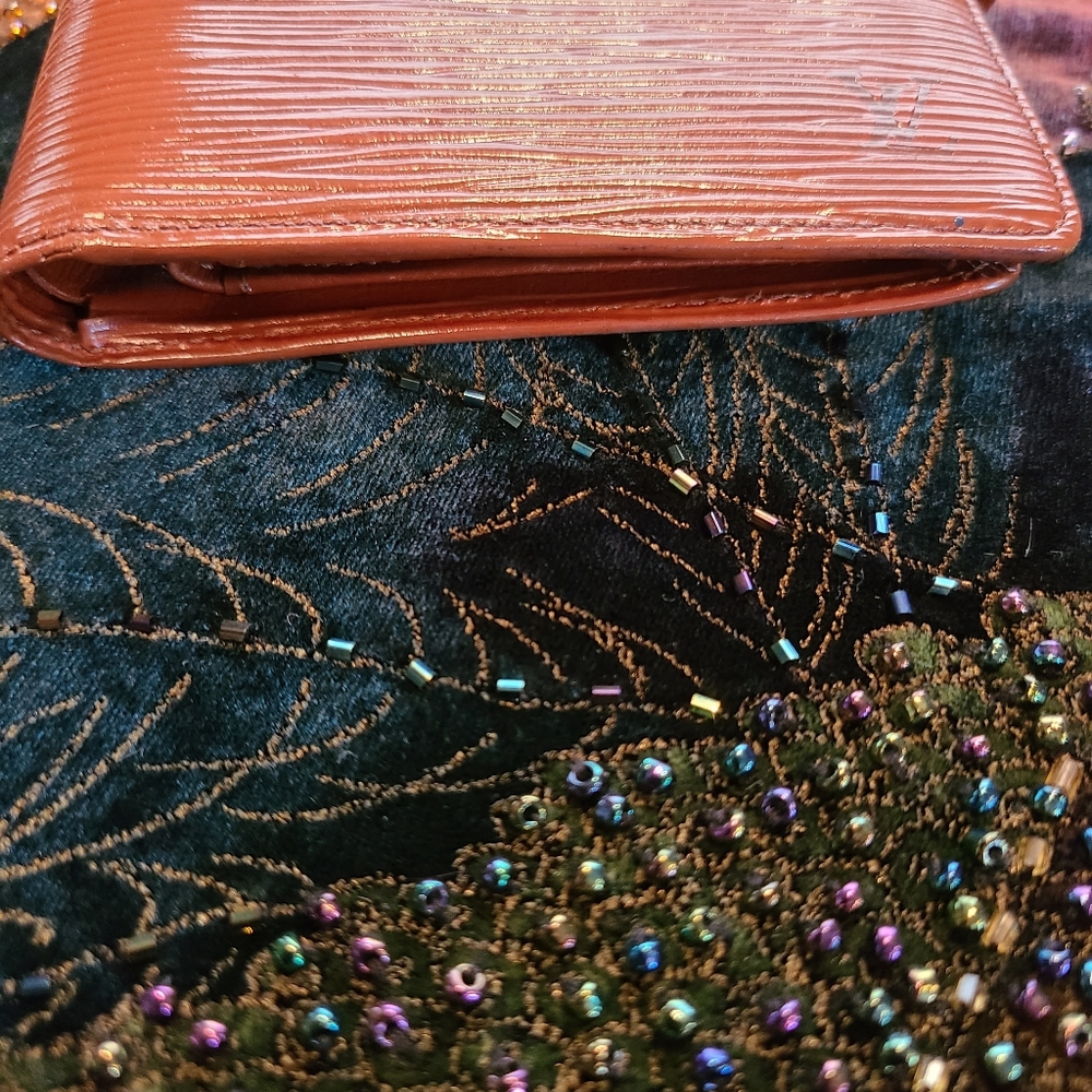 EPI Louis Vuitton Wallet - Picture 2 of 11